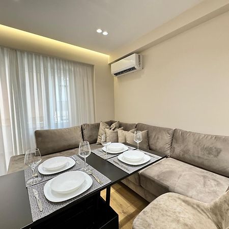 E&R Apartments At Myslym Shyri Tiranë Eksteriør bilde