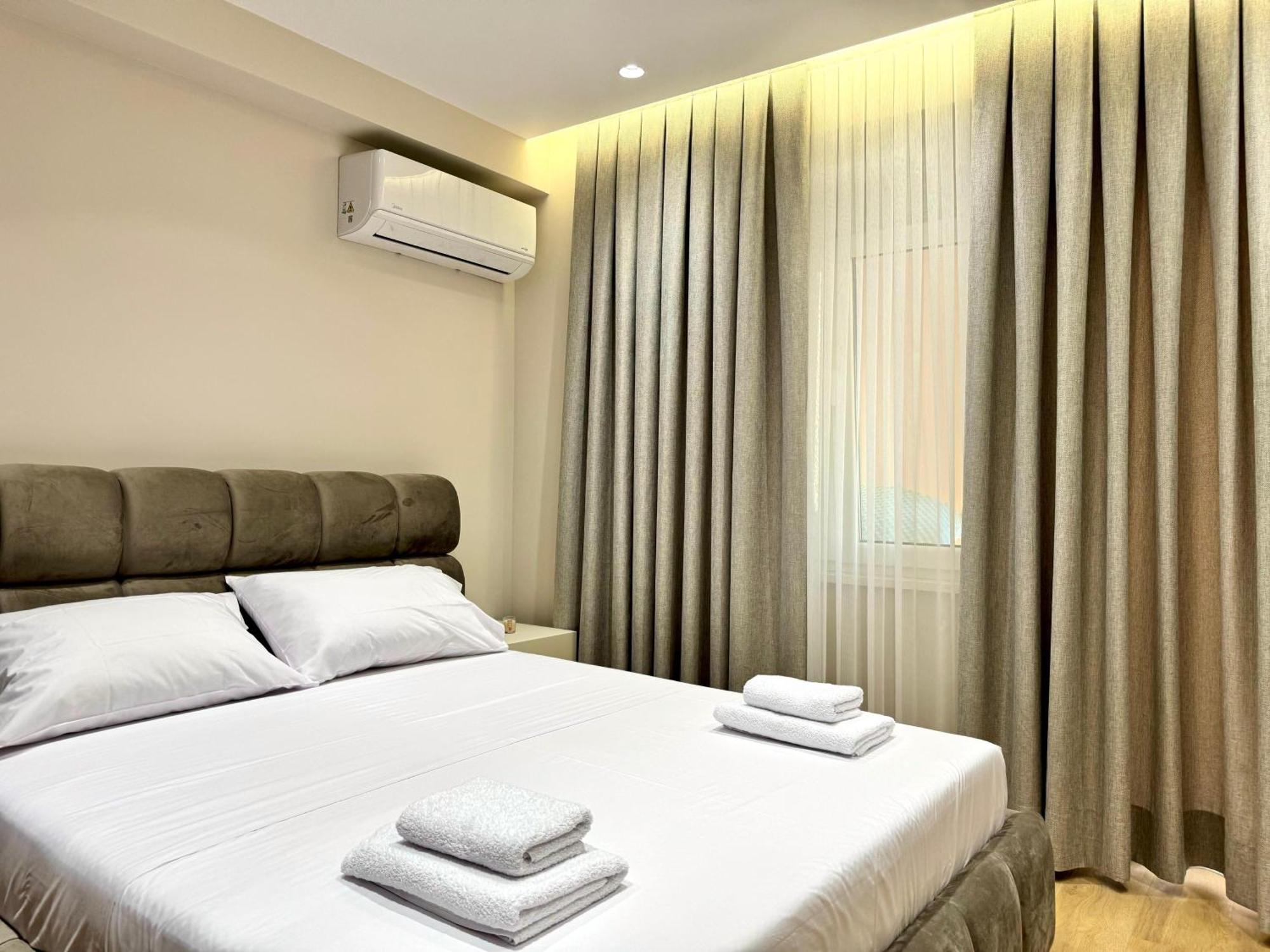 E&R Apartments At Myslym Shyri Tiranë Eksteriør bilde
