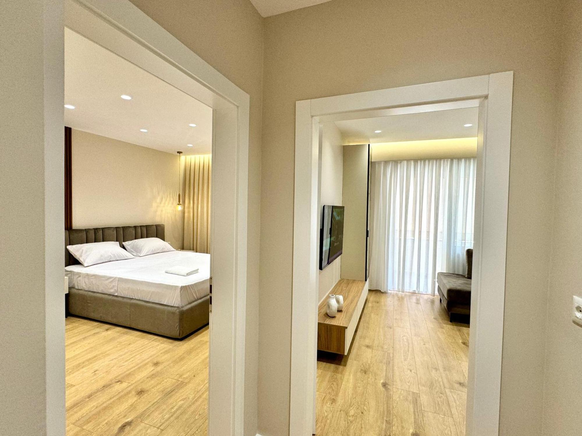 E&R Apartments At Myslym Shyri Tiranë Eksteriør bilde