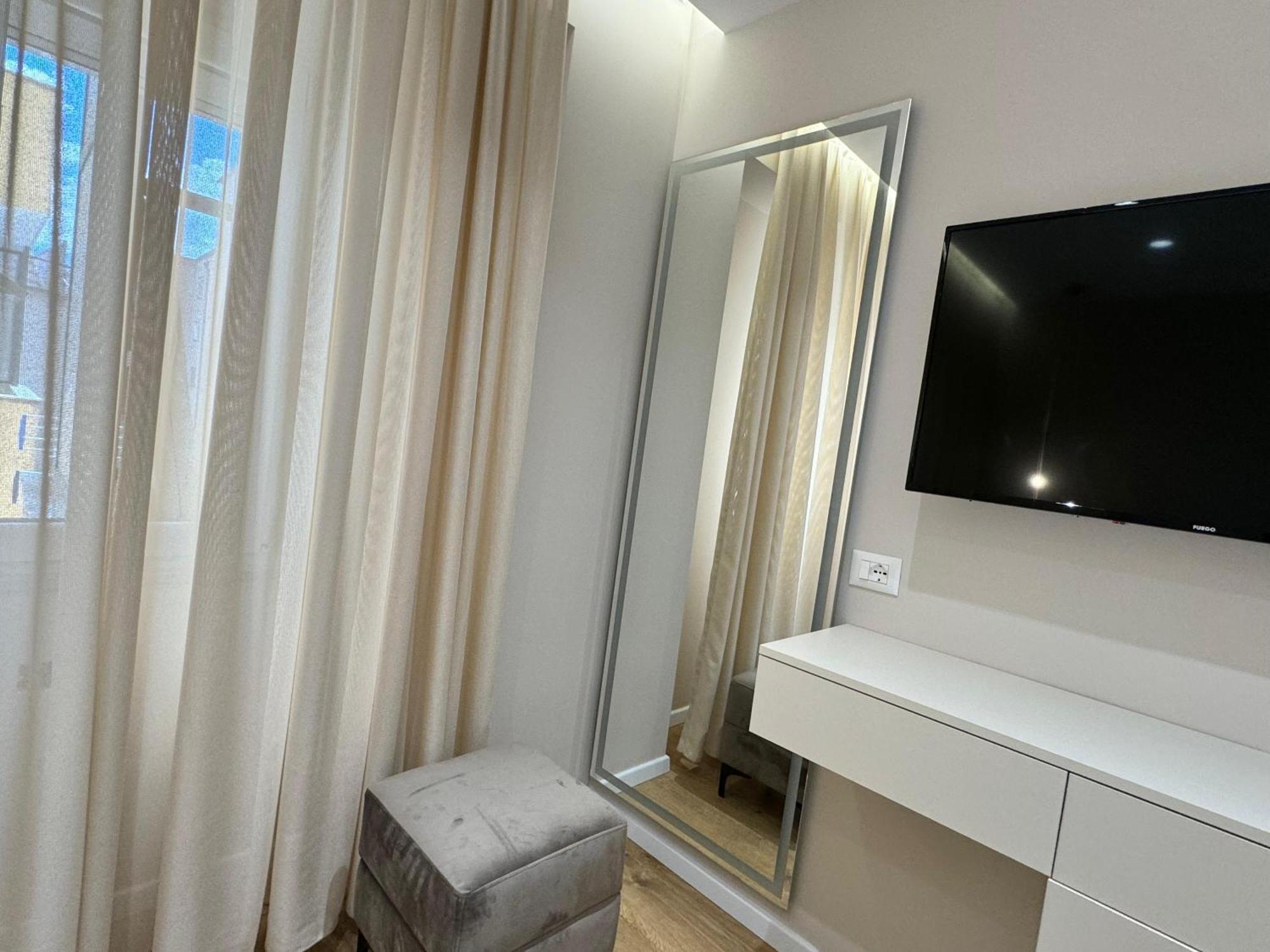 E&R Apartments At Myslym Shyri Tiranë Eksteriør bilde