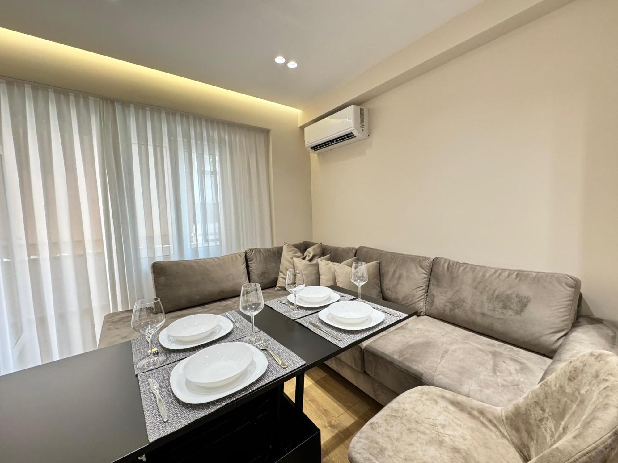 E&R Apartments At Myslym Shyri Tiranë Eksteriør bilde