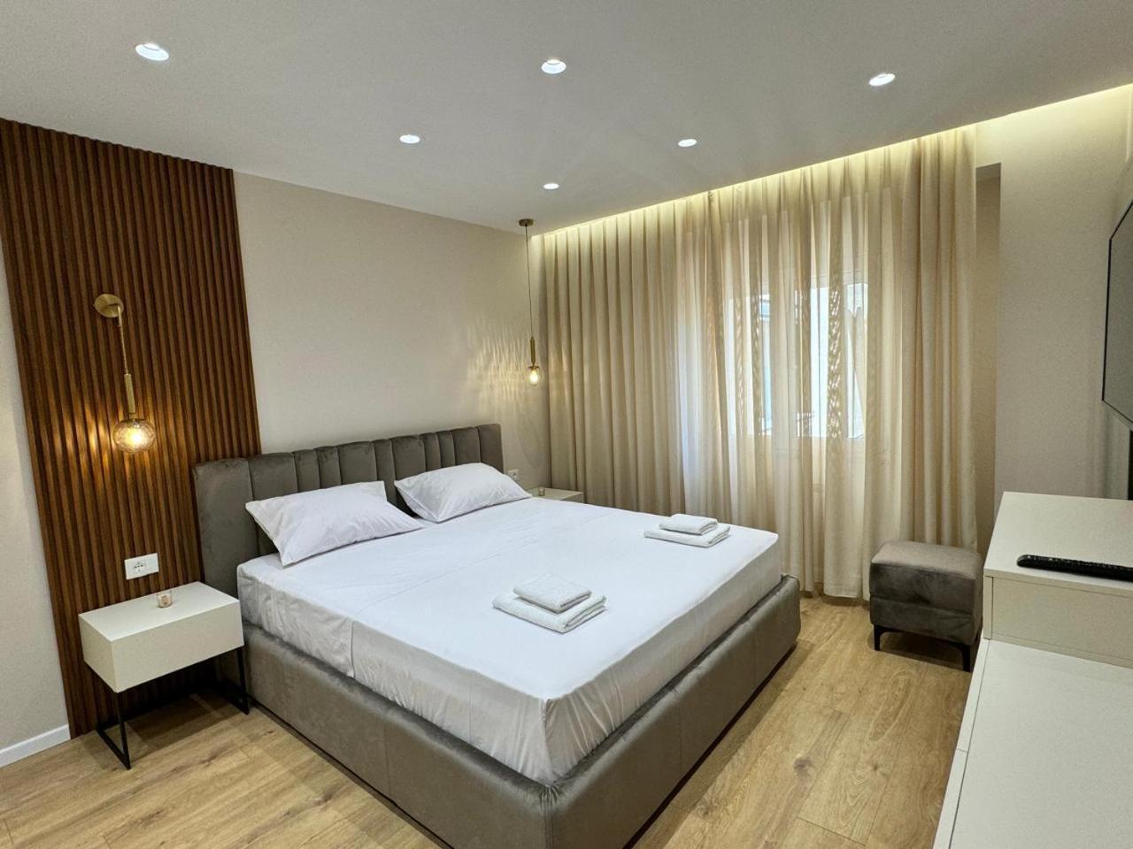 E&R Apartments At Myslym Shyri Tiranë Eksteriør bilde