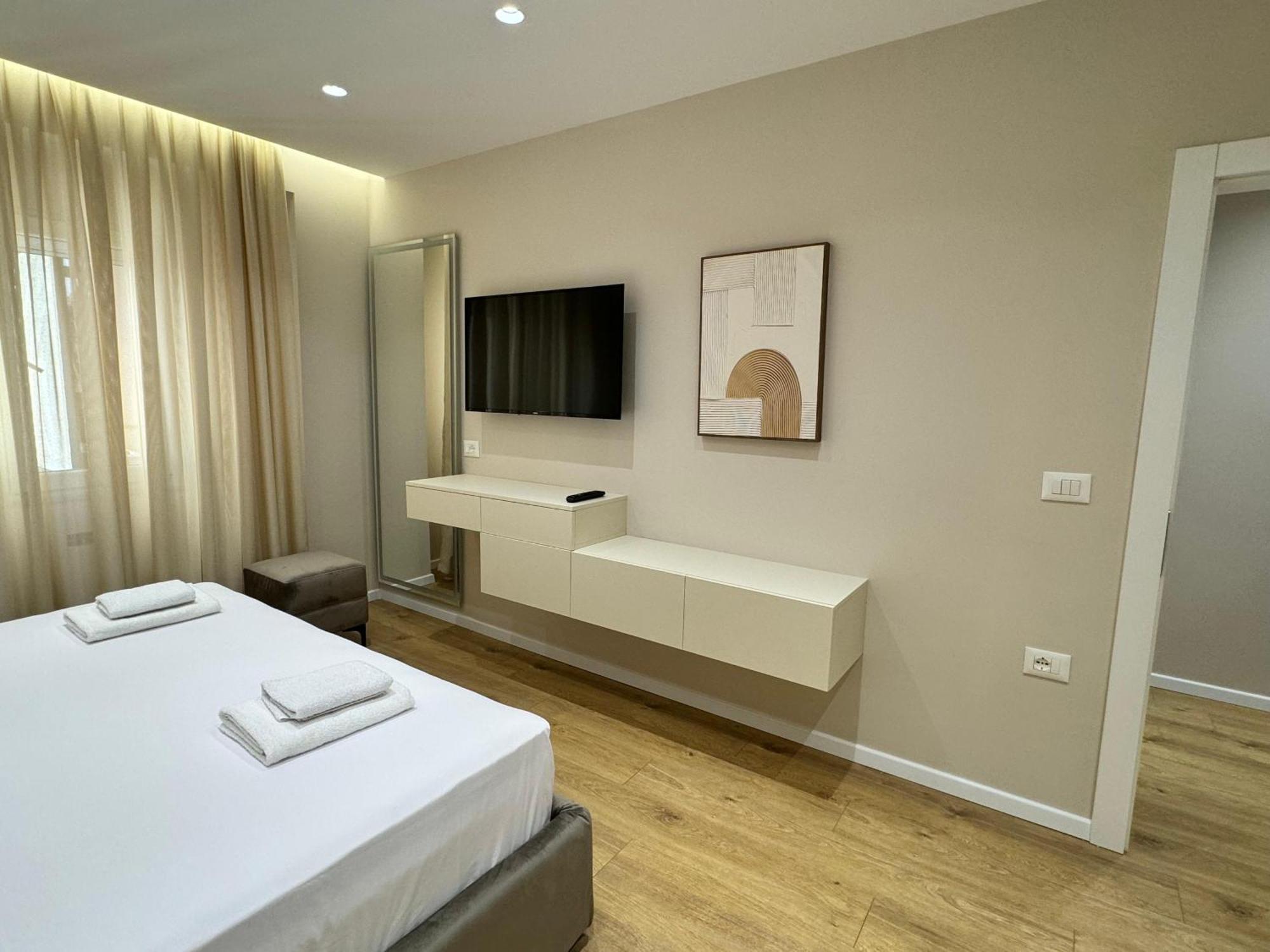 E&R Apartments At Myslym Shyri Tiranë Eksteriør bilde