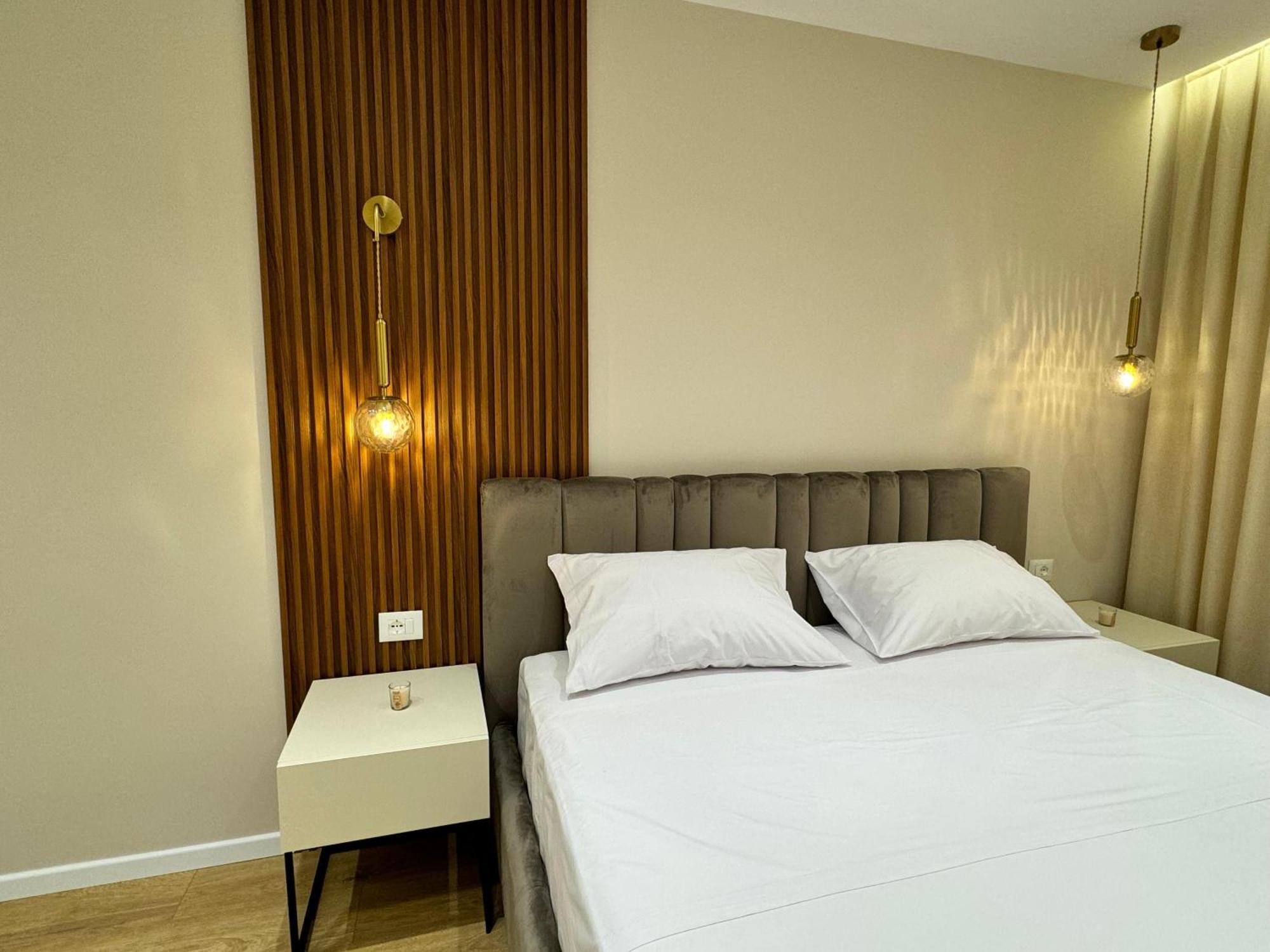E&R Apartments At Myslym Shyri Tiranë Eksteriør bilde