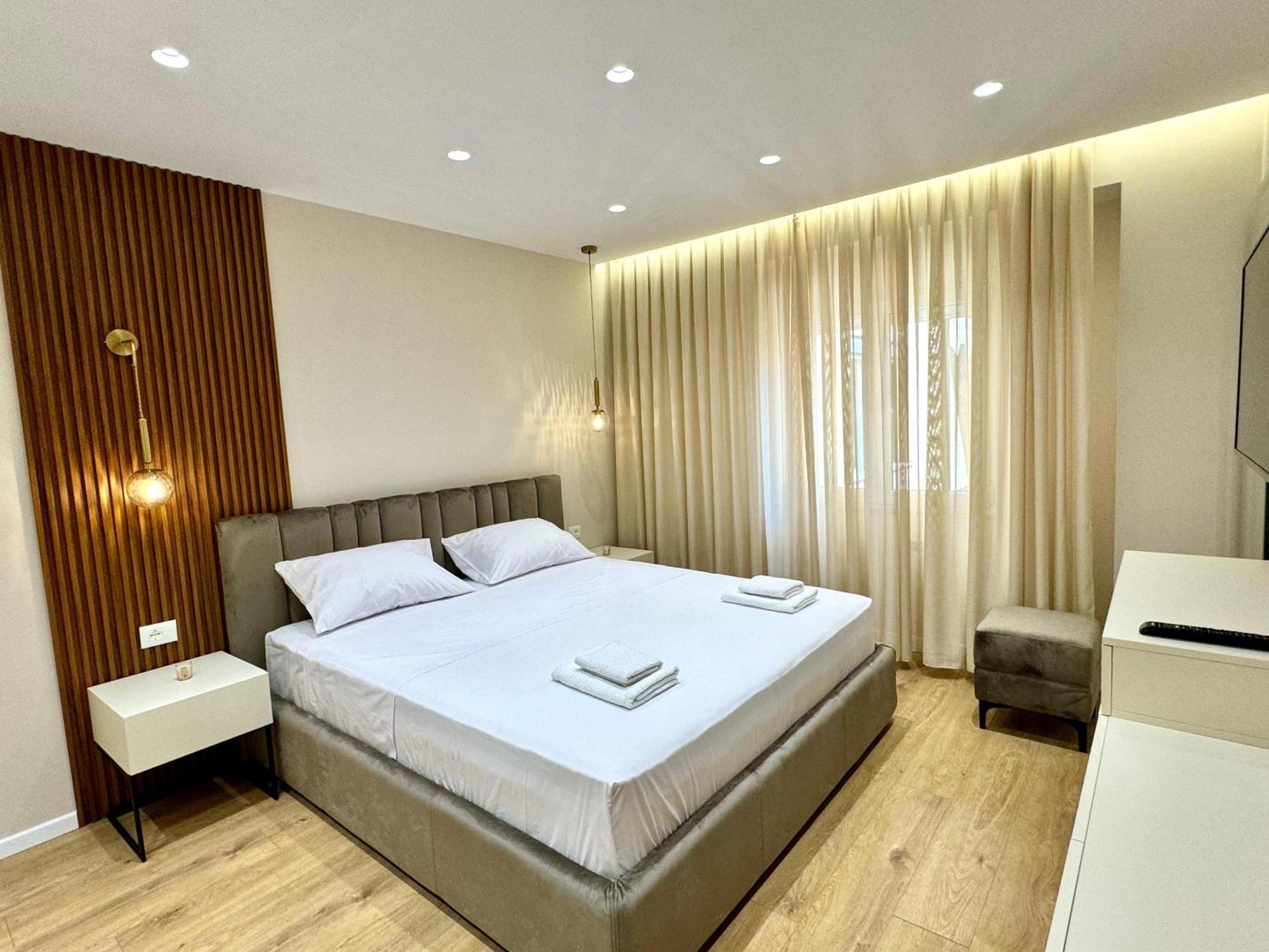E&R Apartments At Myslym Shyri Tiranë Eksteriør bilde