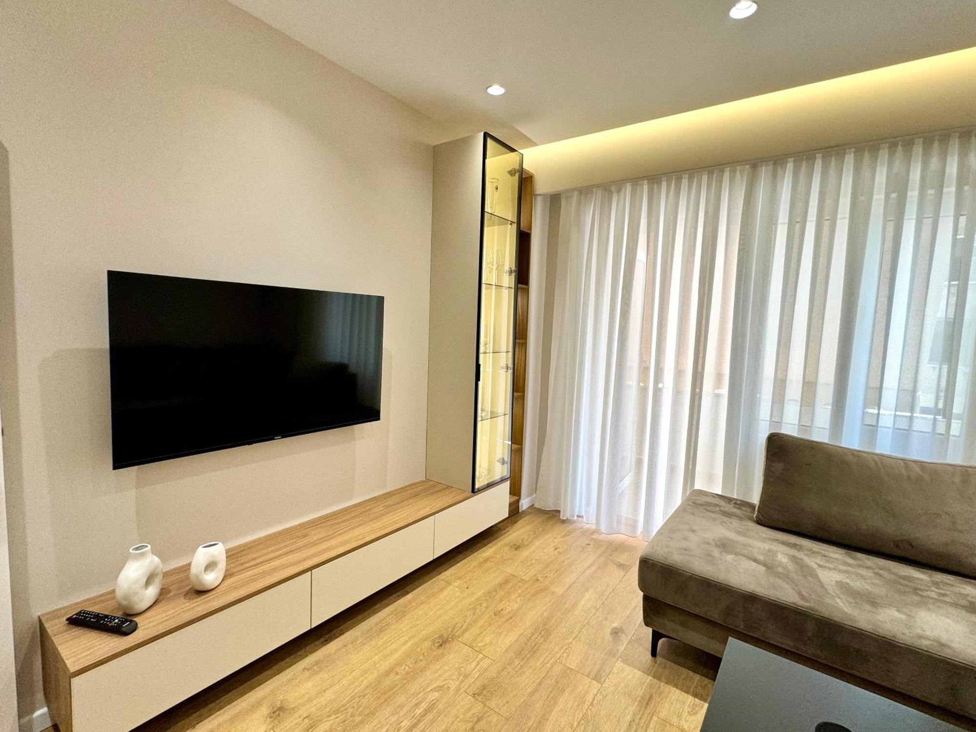 E&R Apartments At Myslym Shyri Tiranë Eksteriør bilde