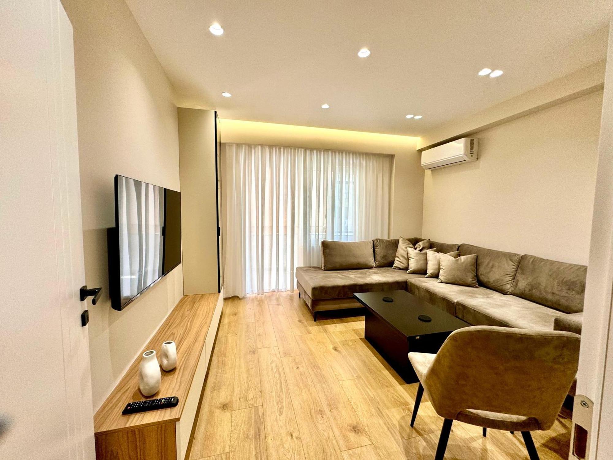E&R Apartments At Myslym Shyri Tiranë Eksteriør bilde